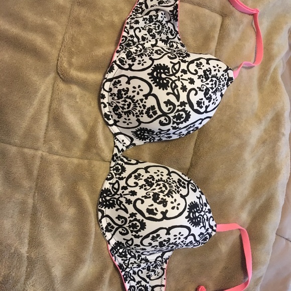 PINK Victoria's Secret Other - Pink Victoria Secret 36c t shirt Bra